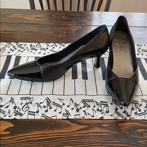 Ros Hommerson Glossy Black Patent Leather Pointy Toe Cushion Pump Nice Heels